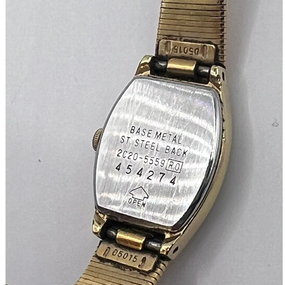 Seiko Watch Womens OS Gold Good Vintage Quartz Tonneau 2C20-5559 Safety Chain
